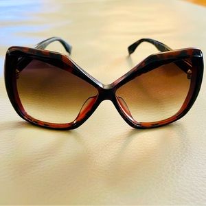 Fendi sunglasses, tortoise frame with gradient lens
